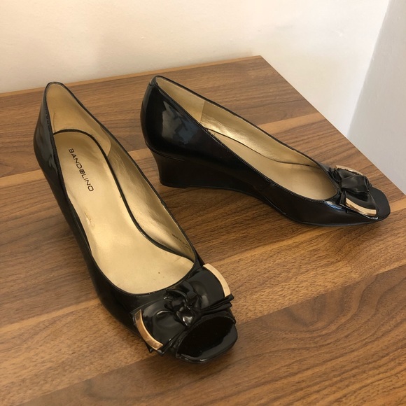 Bandolino Black Peep Toe Wedges with Bow - Picture 1 of 12